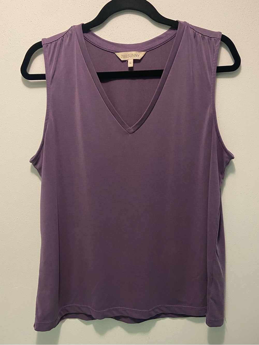 78&Sunny Sleeveless V-Neck Tank Top in Lavender